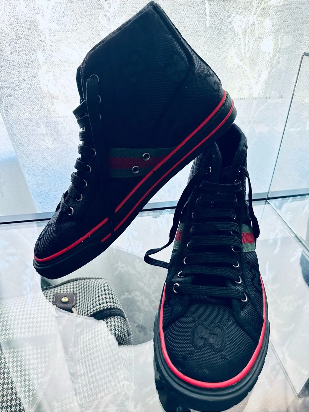 Gucci Black High-Top Sneakers with Red & Green Stripe Accent - Picture 9 of 9